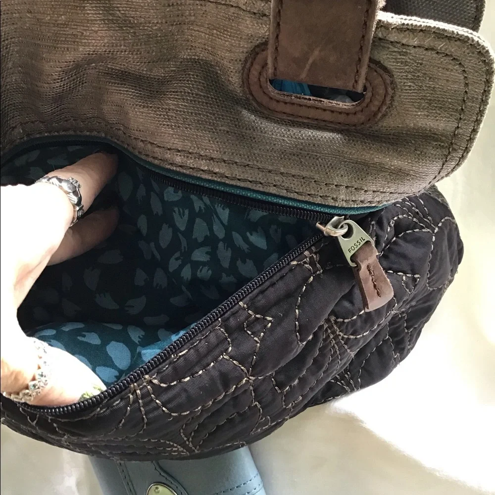 FOSSIL PURSE AND WALLET - Picture 6 of 15